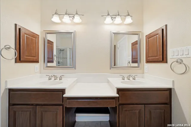 18210 MANTLE DR San Antonio, TX 78258