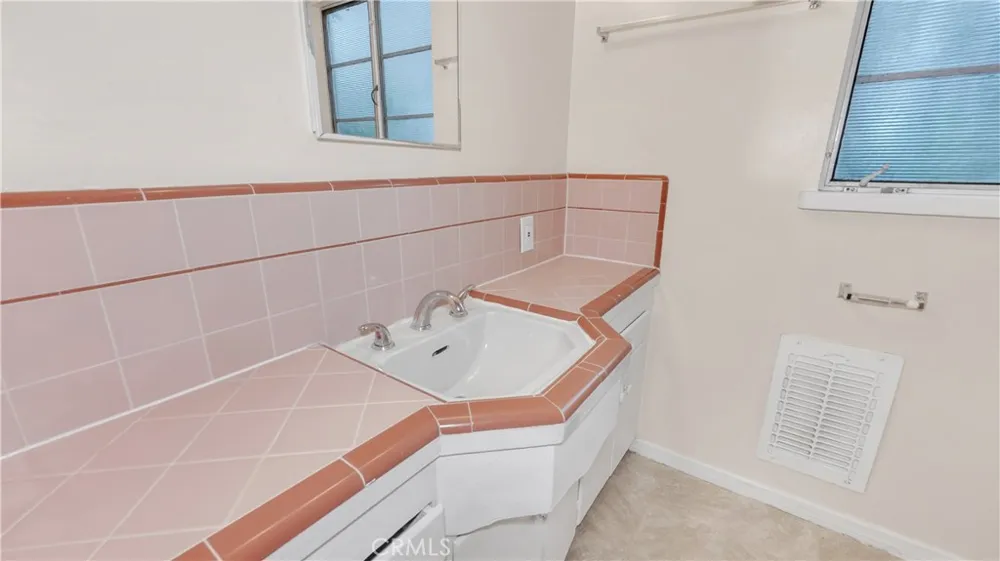 154 S Lima Street Sierra Madre, CA 91024