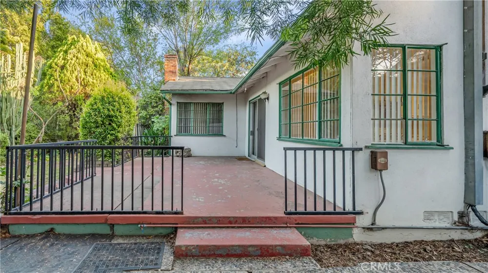 154 S Lima Street Sierra Madre, CA 91024