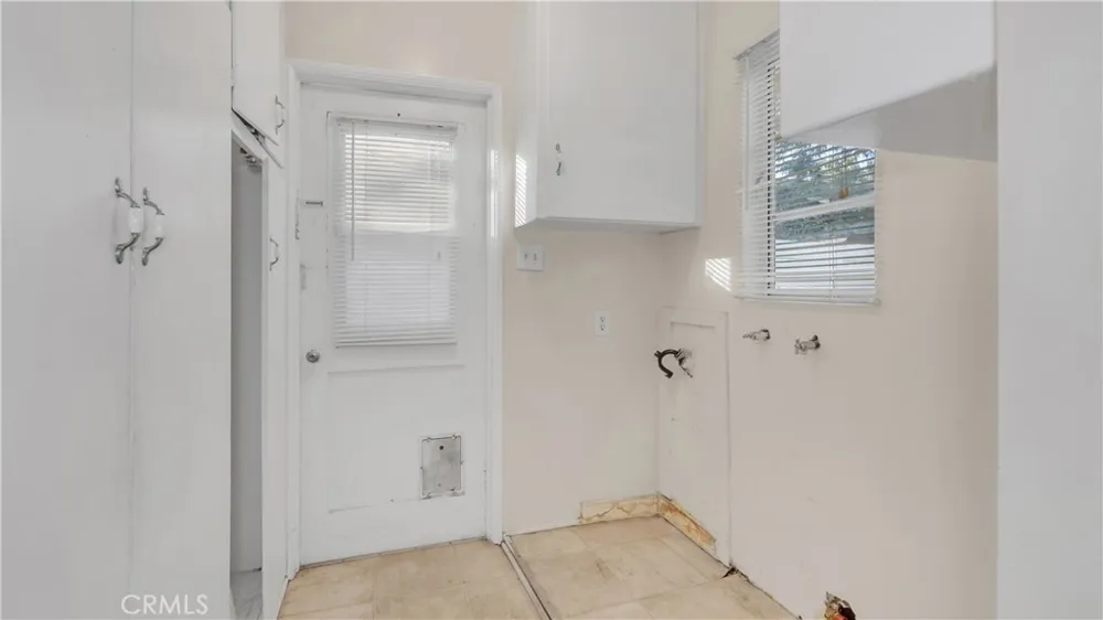 154 S Lima Street Sierra Madre, CA 91024