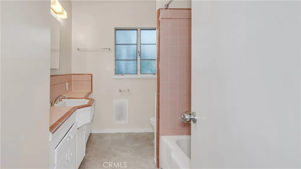 154 S Lima Street Sierra Madre, CA 91024