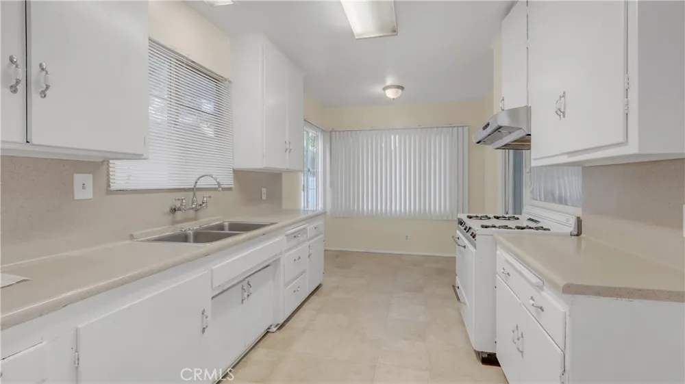 154 S Lima Street Sierra Madre, CA 91024