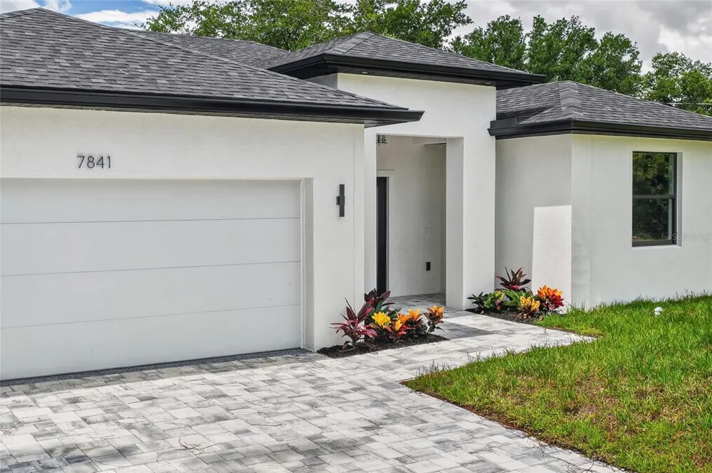 7841 SONTAG AVENUE North Port, FL 34291