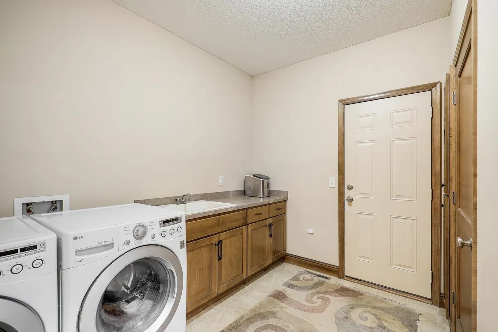 4972 Kassel Avenue NE Albertville, MN 55301