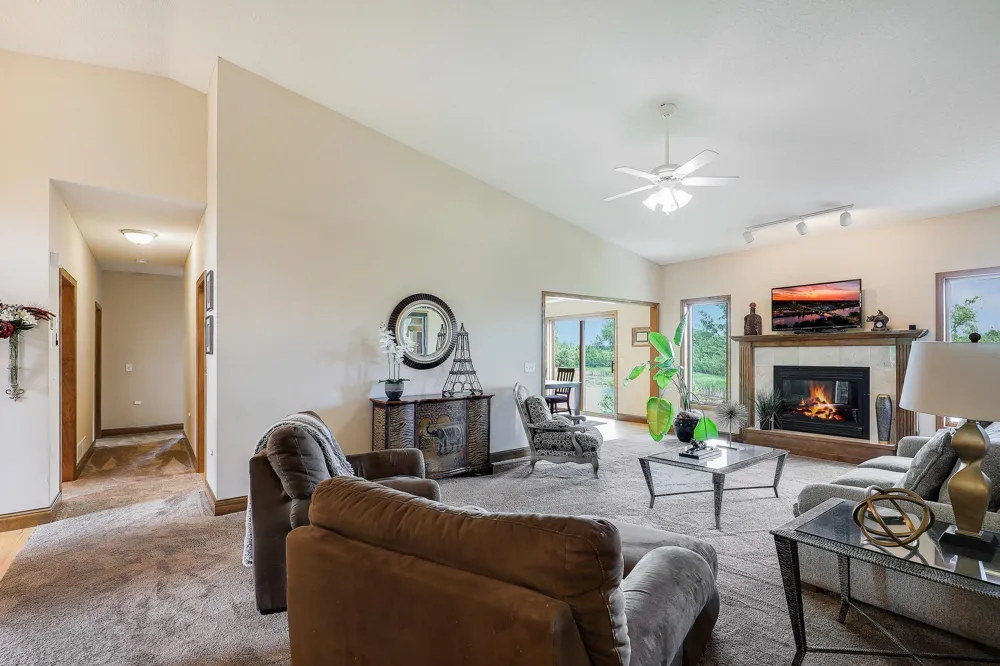 4972 Kassel Avenue NE Albertville, MN 55301