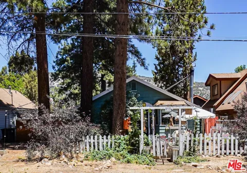 813 E Mountain View Boulevard