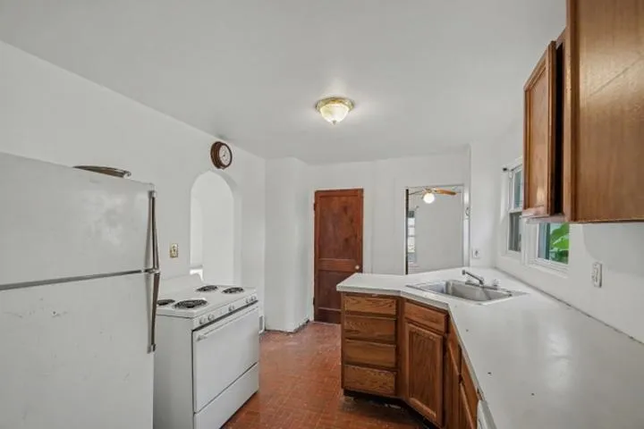 221 W Center Street Alma City, MI 48801