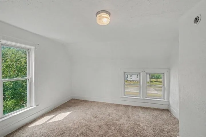 221 W Center Street Alma City, MI 48801