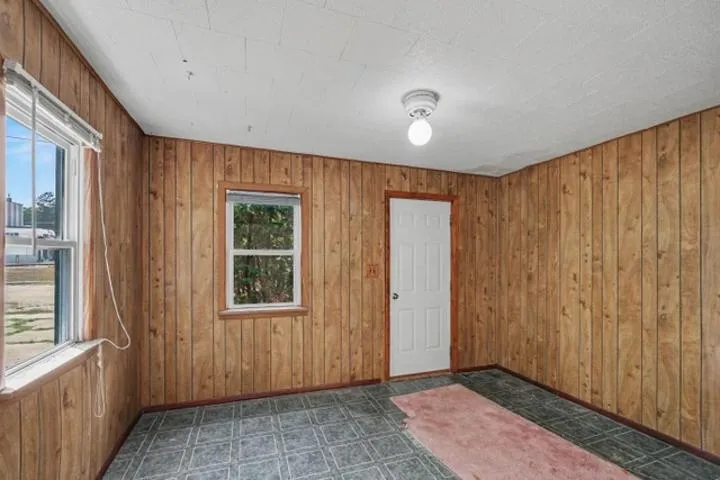 221 W Center Street Alma City, MI 48801