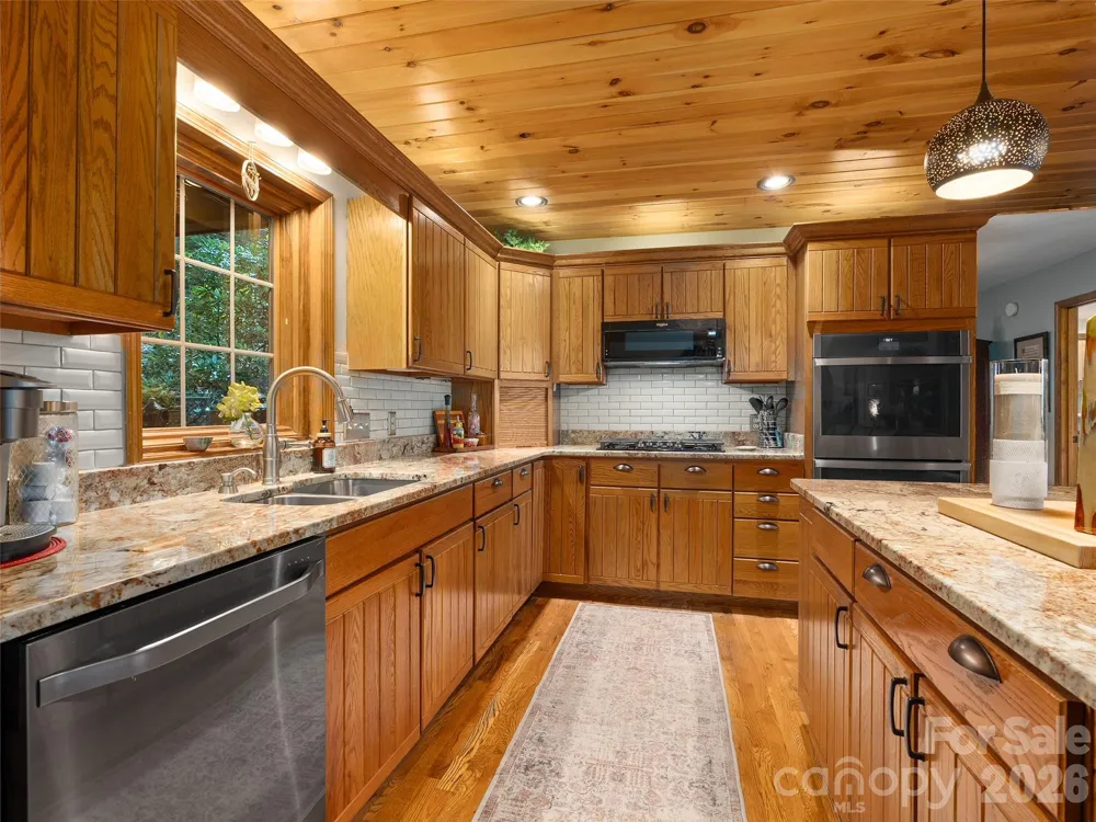 233 Rocky Face Drive Canton, NC 28716