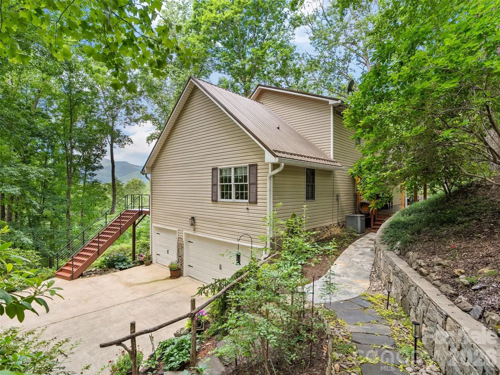 233 Rocky Face Drive Canton, NC 28716