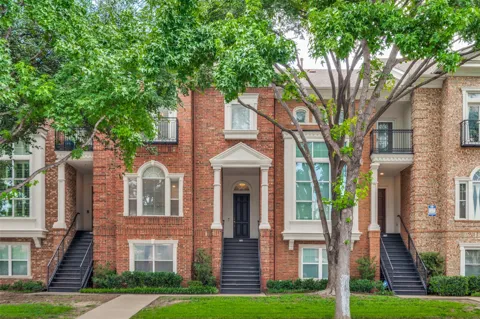 2205 Canton Street #105