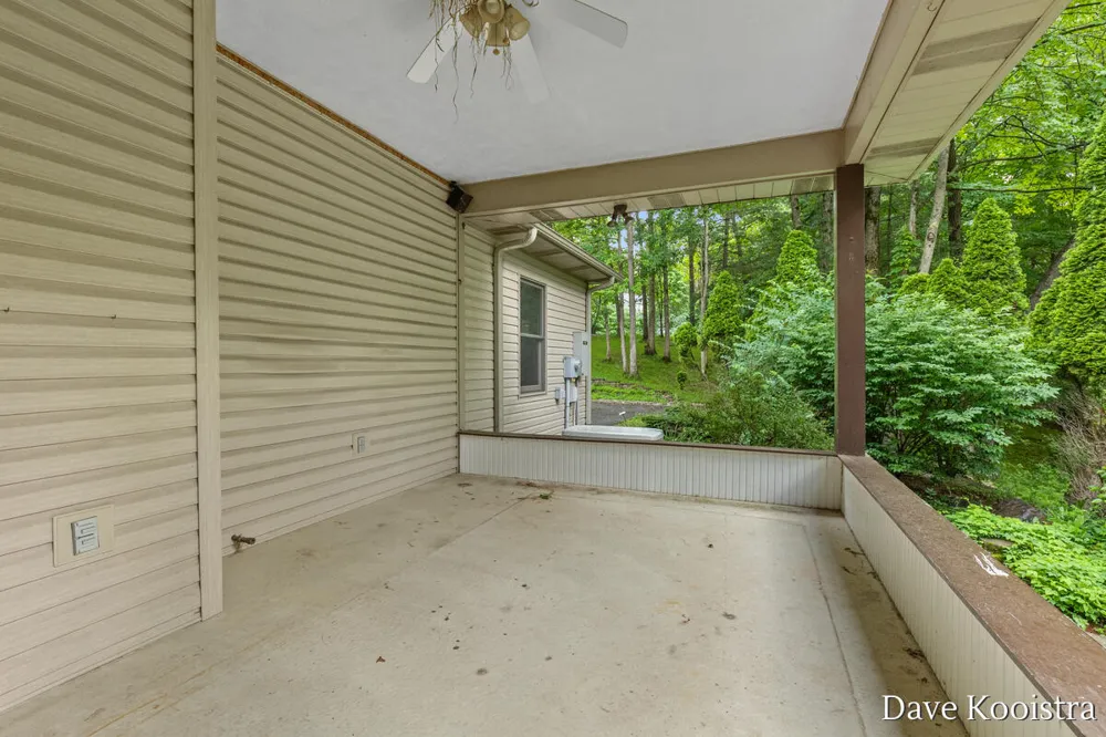 5133 Streamside Court NE Rockford, MI 49341