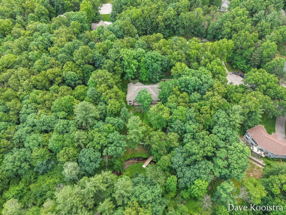 5133 Streamside Court NE Rockford, MI 49341