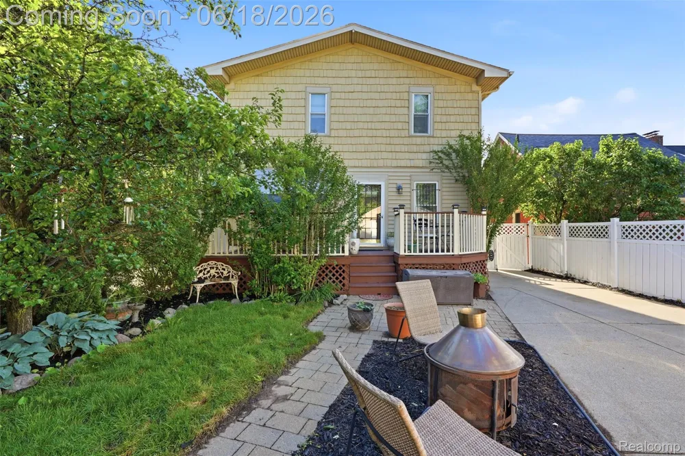 435 Melborn Street Dearborn City, MI 48128