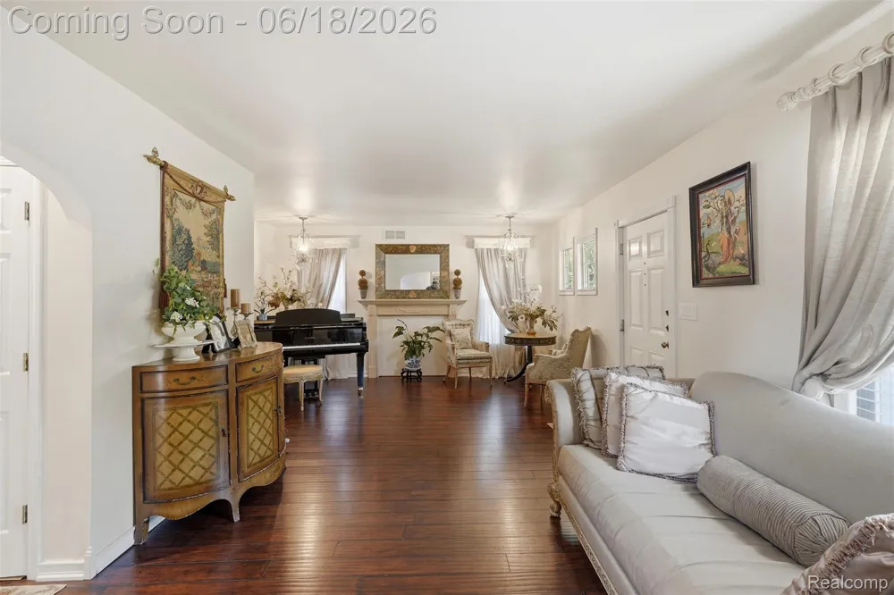 435 Melborn Street Dearborn City, MI 48128