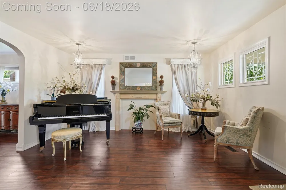 435 Melborn Street Dearborn City, MI 48128