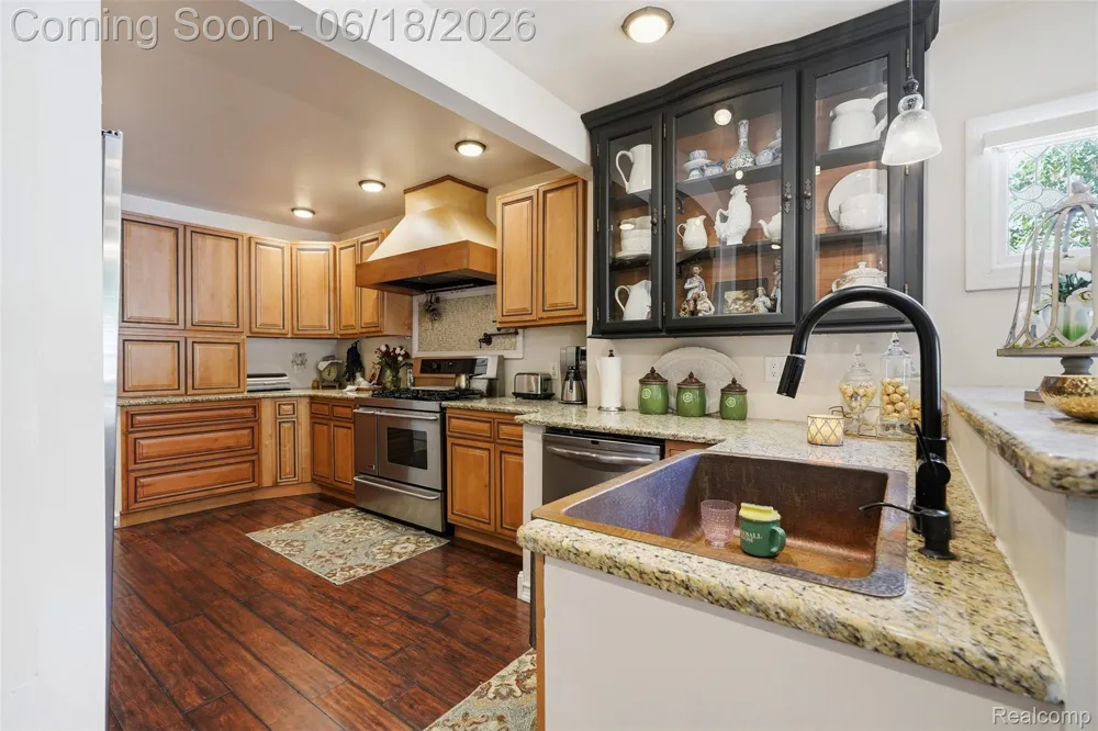 435 Melborn Street Dearborn City, MI 48128