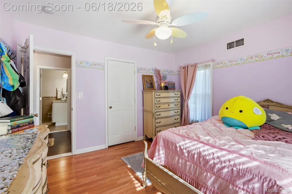 435 Melborn Street Dearborn City, MI 48128