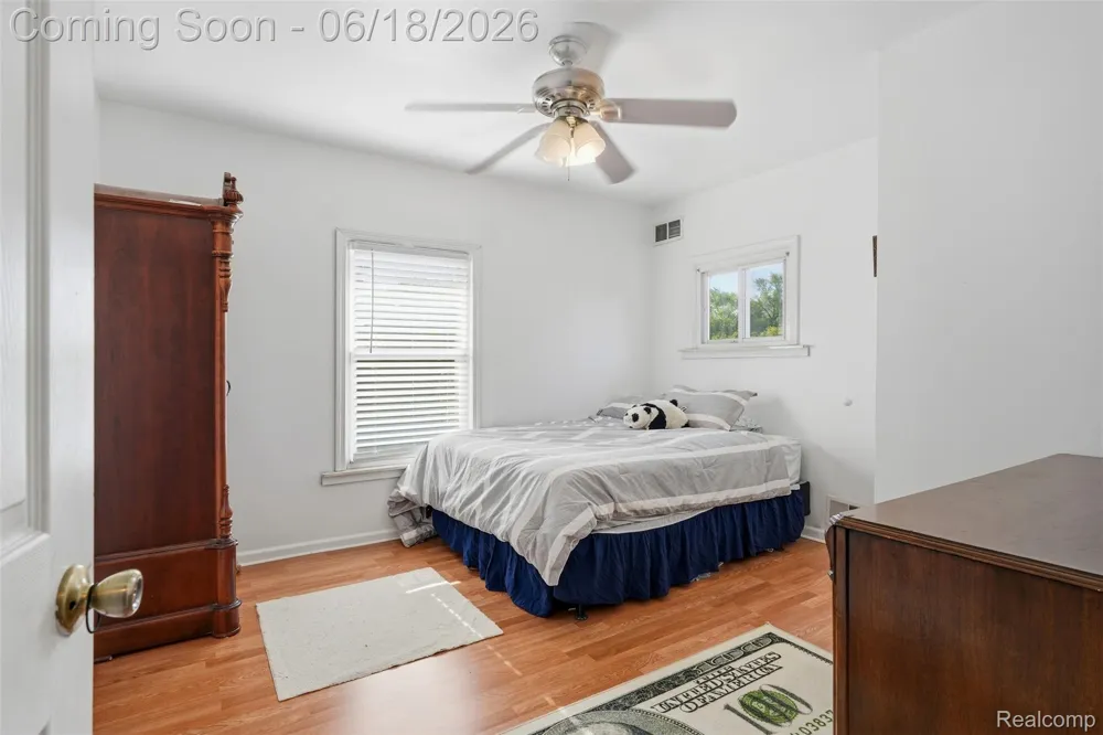 435 Melborn Street Dearborn City, MI 48128