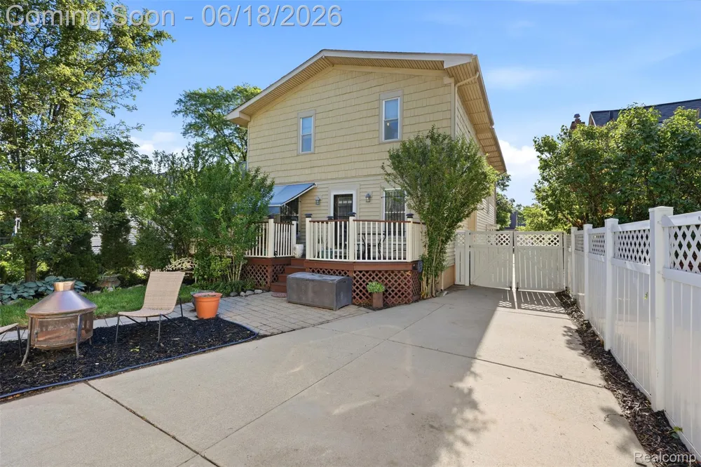 435 Melborn Street Dearborn City, MI 48128