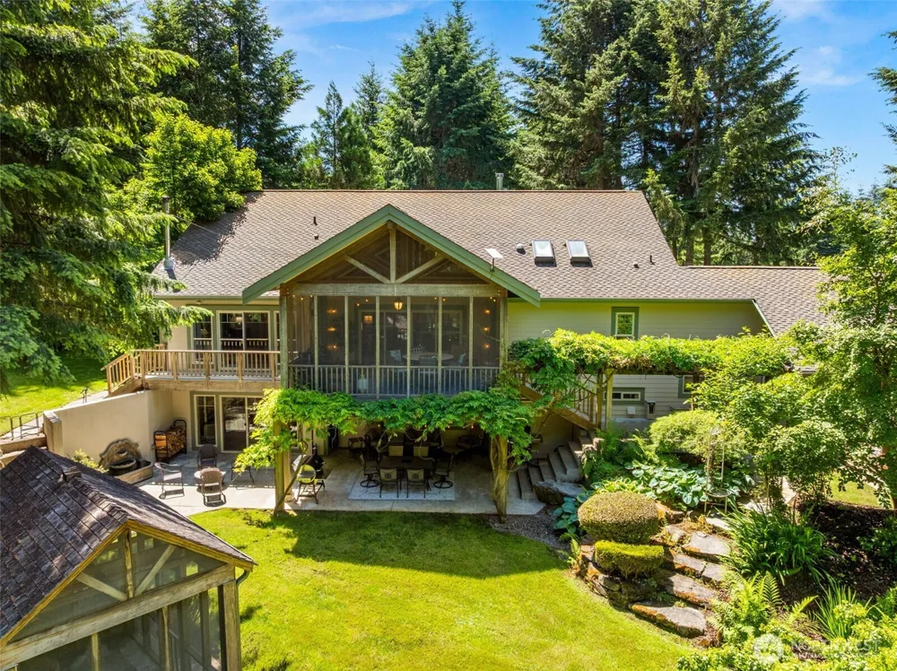 11500 Weisenberger Road SE Rainier, WA 98576