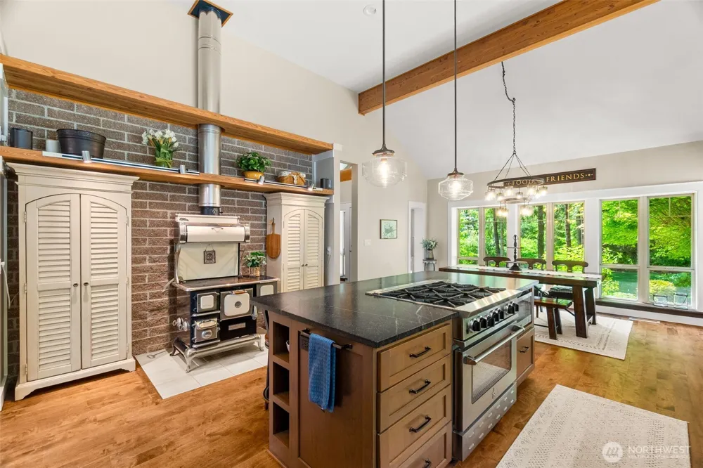 11500 Weisenberger Road SE Rainier, WA 98576