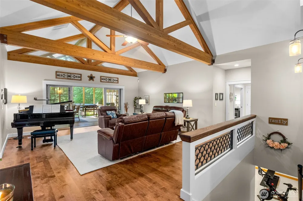 11500 Weisenberger Road SE Rainier, WA 98576