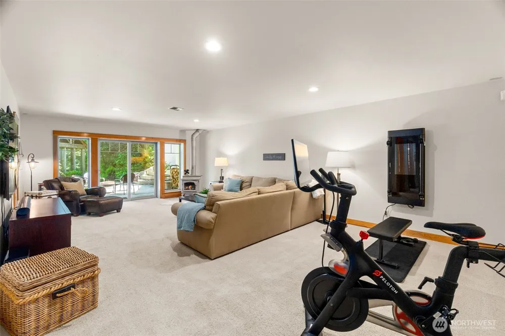11500 Weisenberger Road SE Rainier, WA 98576