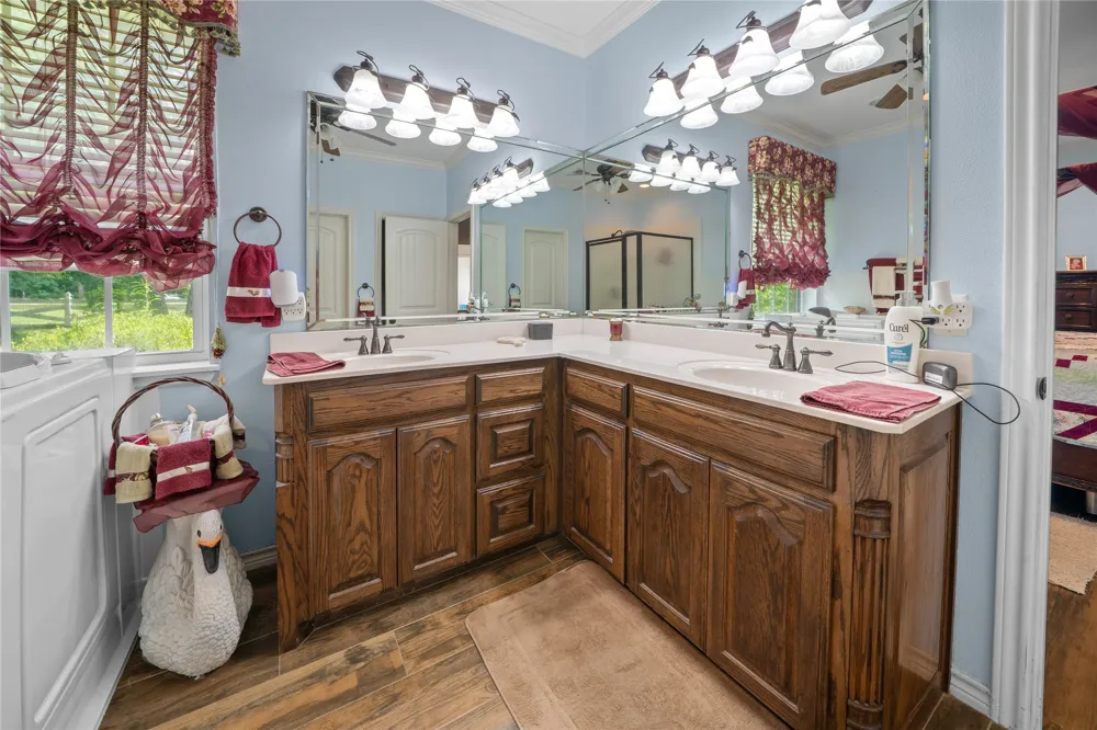 14226 County Road 434 Lindale, TX 75771