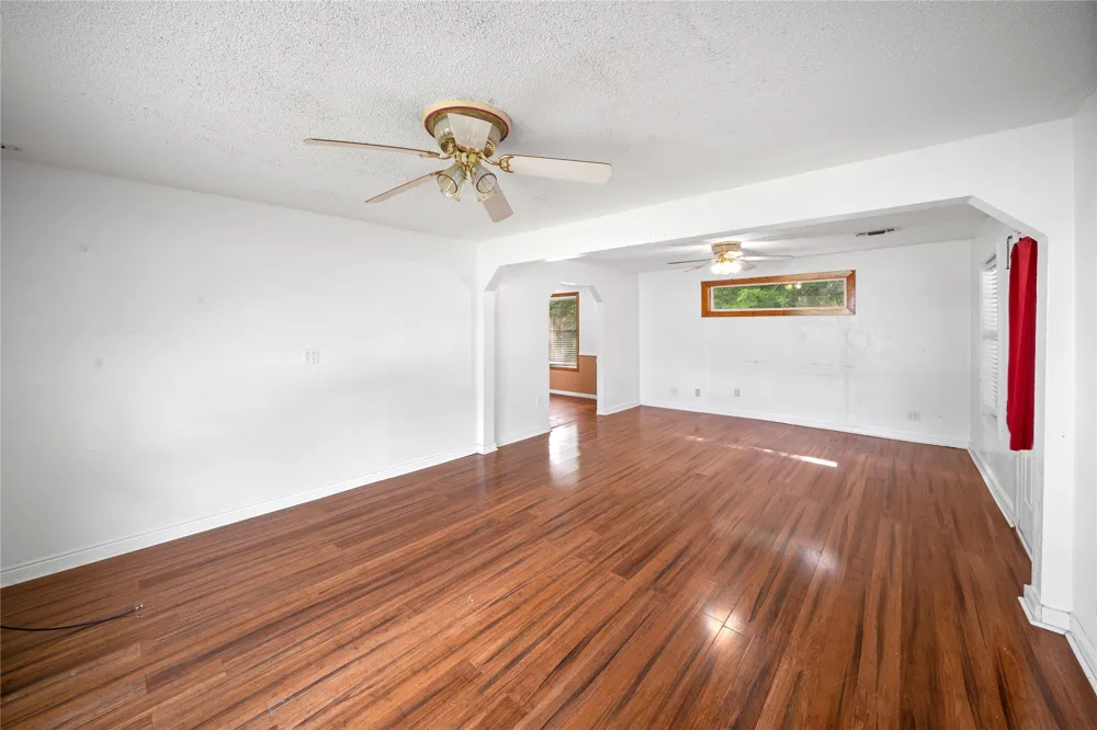 14226 County Road 434 Lindale, TX 75771