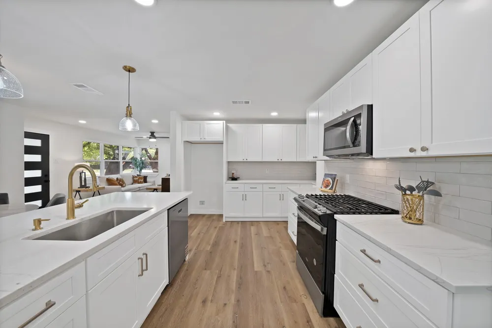 2926 Hillglenn Road Dallas, TX 75228