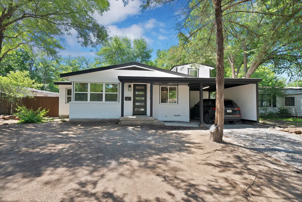 2926 Hillglenn Road Dallas, TX 75228