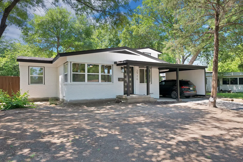 2926 Hillglenn Road Dallas, TX 75228