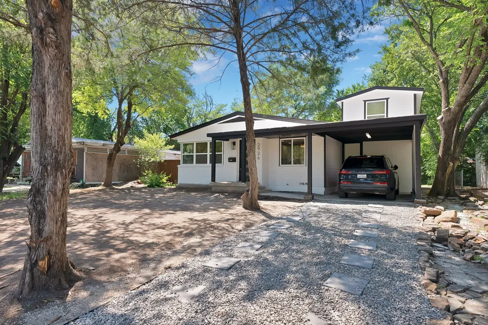 2926 Hillglenn Road Dallas, TX 75228