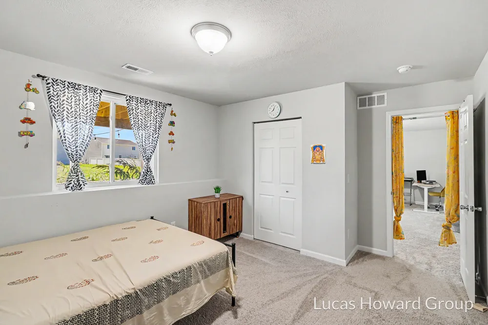 1678 Harper Grove Lane Vicksburg, MI 49097