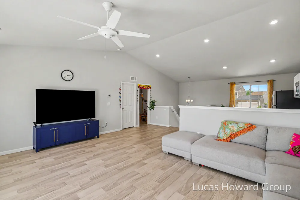 1678 Harper Grove Lane Vicksburg, MI 49097