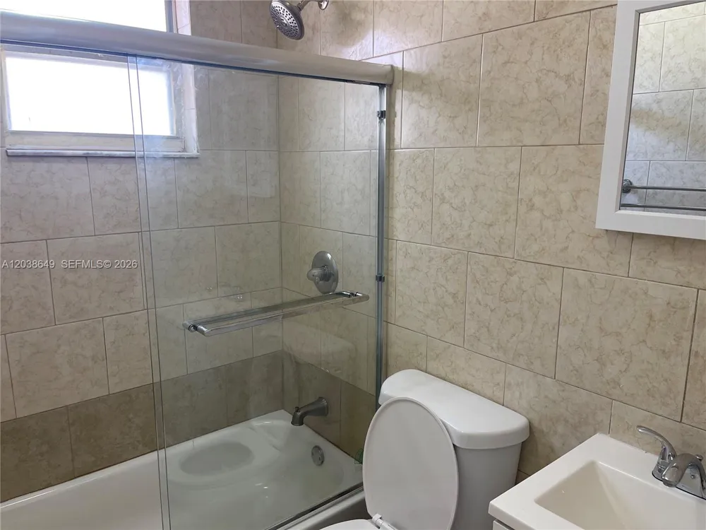 1043 NW 2nd St #14 Miami, FL 33128