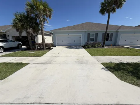 845 Persimmon Place