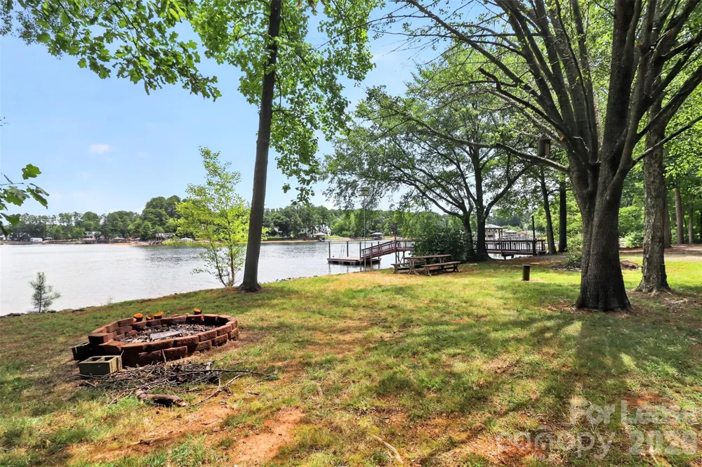 120 Stepaside Lane Mooresville, NC 28117
