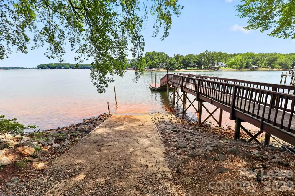 120 Stepaside Lane Mooresville, NC 28117
