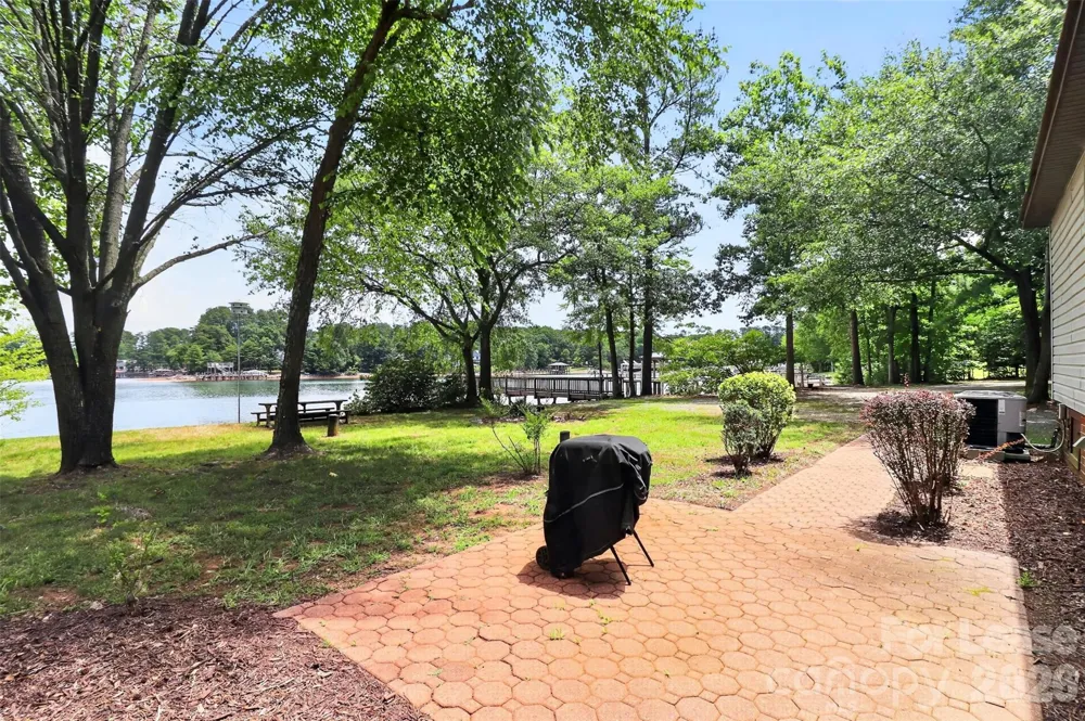 120 Stepaside Lane Mooresville, NC 28117