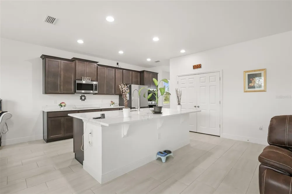 1299 WOODLINE DR Deland, FL 32720