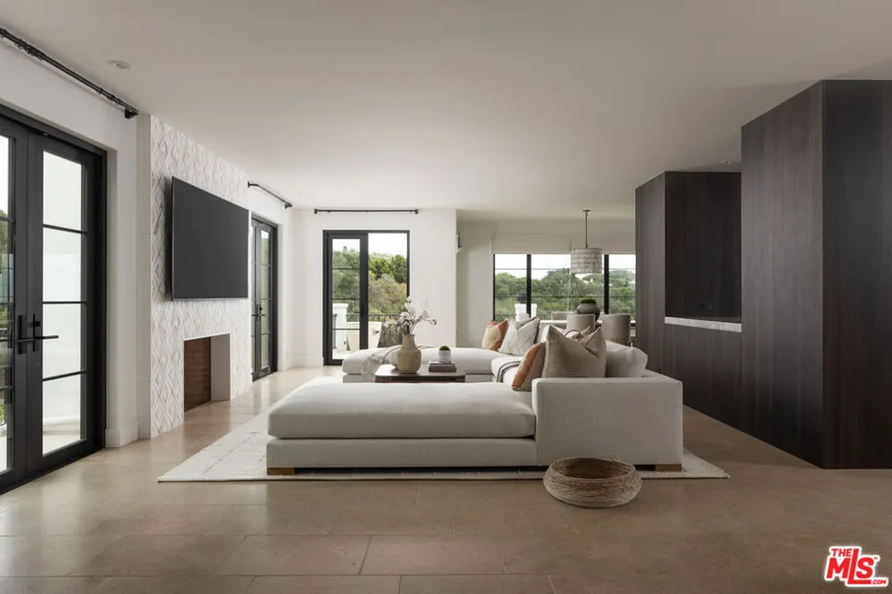 1925 Jelinda Drive Montecito, CA 93108