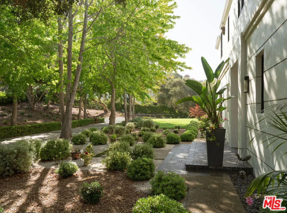 1925 Jelinda Drive Montecito, CA 93108