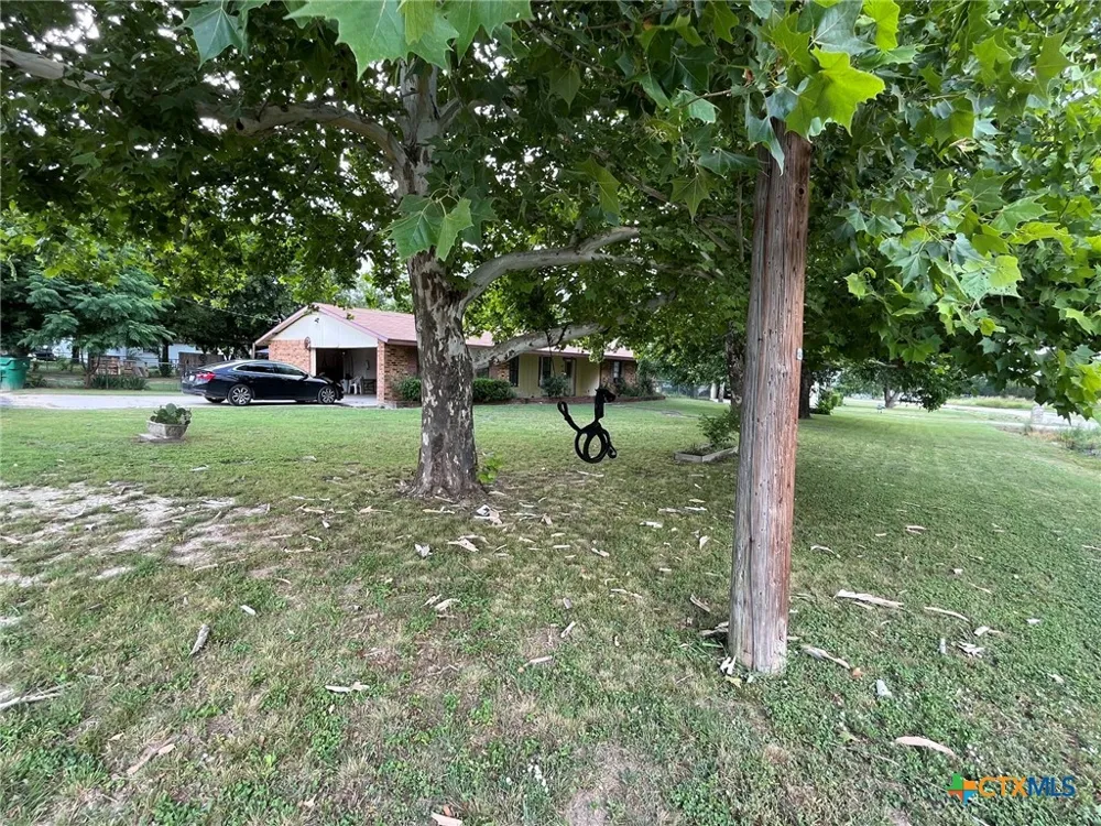 501 S 6th Street Lometa, TX 76853