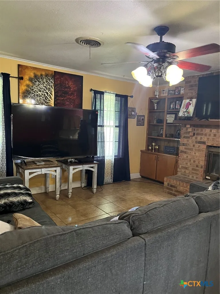 501 S 6th Street Lometa, TX 76853