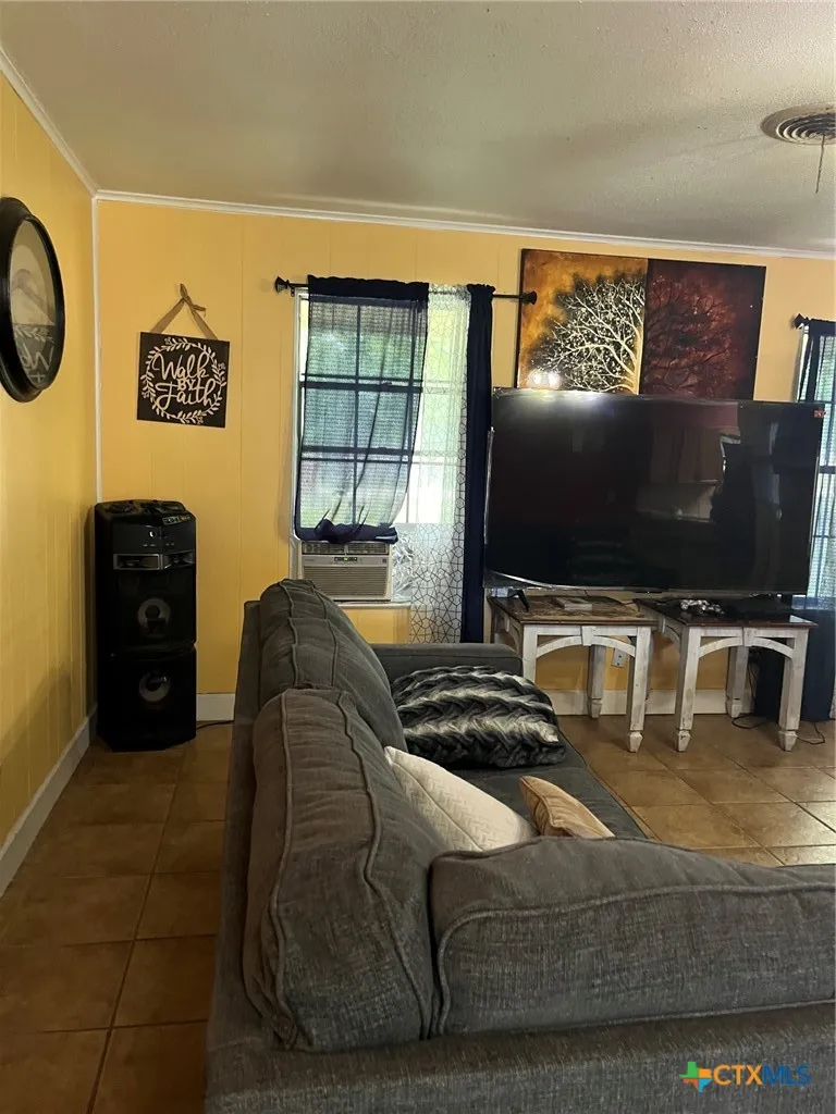 501 S 6th Street Lometa, TX 76853
