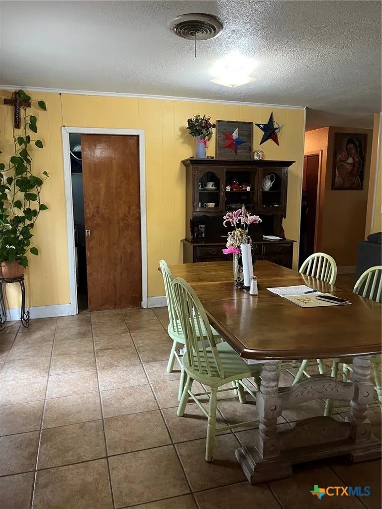 501 S 6th Street Lometa, TX 76853