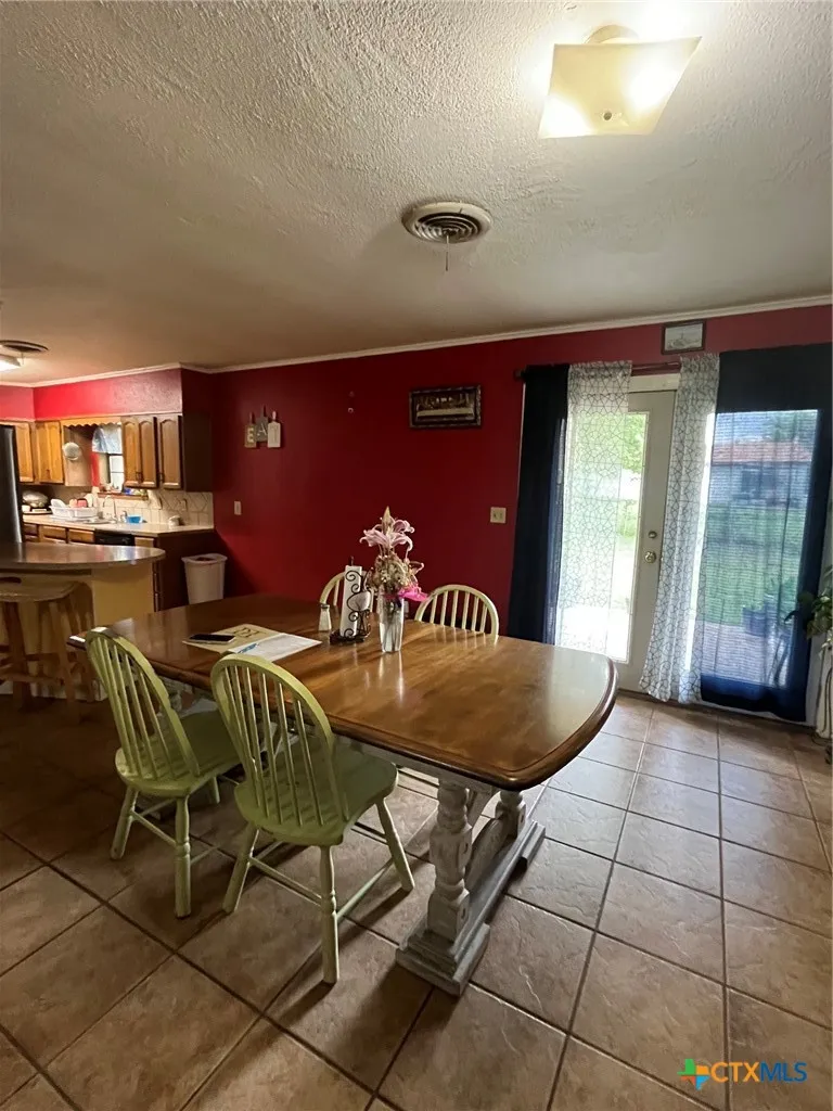501 S 6th Street Lometa, TX 76853
